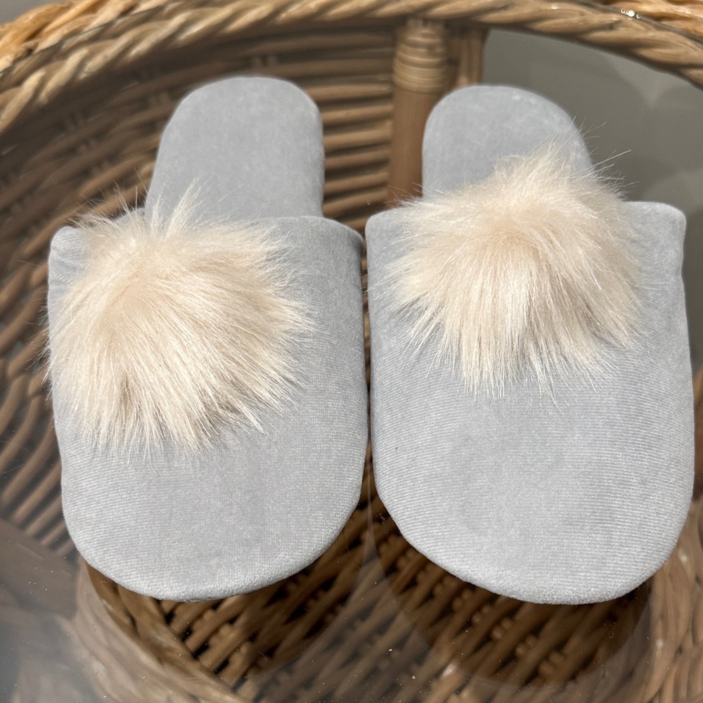 Pottery Barn Gray Slippers with Cream Pom-Pom